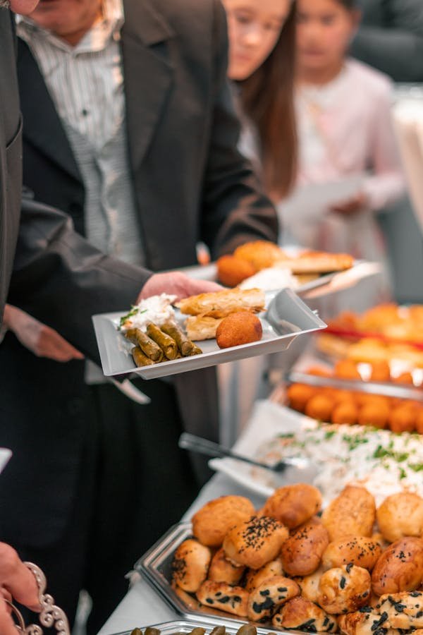 Plateaux repas entreprise : la fraîcheur au service de vos équipes